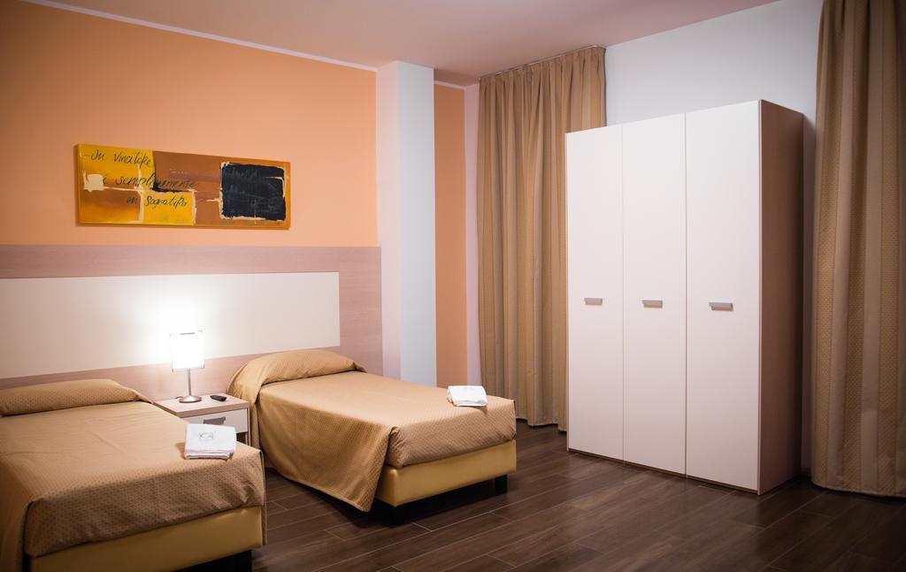Groane Hotel Residence Cesano Maderno Zimmer foto
