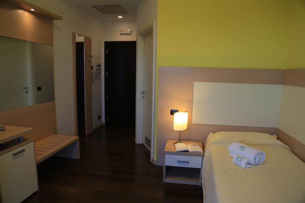 Groane Hotel Residence Cesano Maderno Zimmer foto