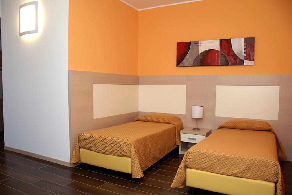 Groane Hotel Residence Cesano Maderno Zimmer foto